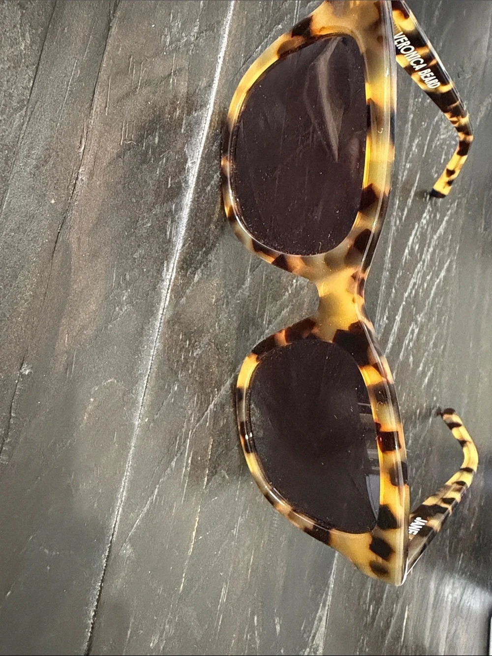 New Veronica Beard Tortoiseshell 'Jane' Sunglasses with black & Tan Case - Picture 8 of 12